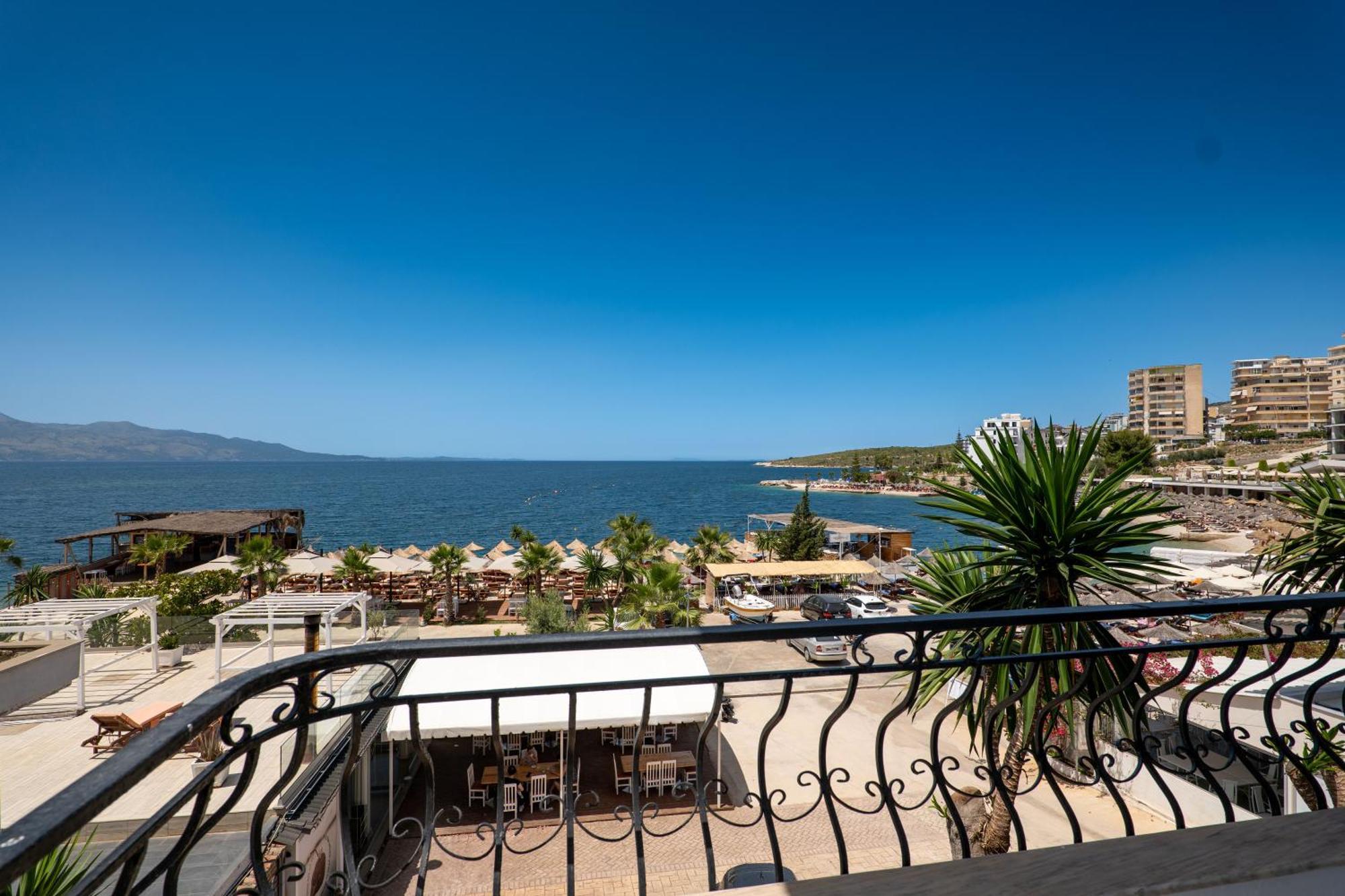 Sunset Aparthotel Sarandë Exterior foto